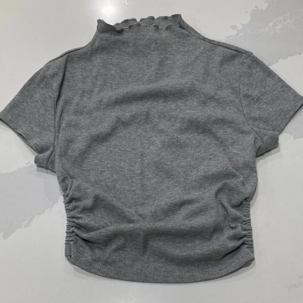 Backless Gray Ruched Top - Picture 3 of 3